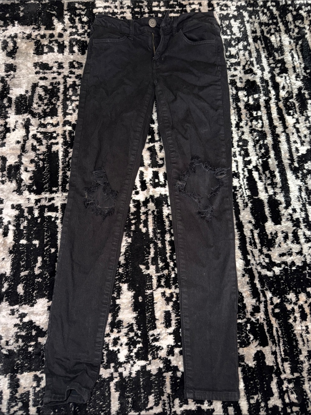 American Eagle Outfitters Black Distressed Skinny Jeans